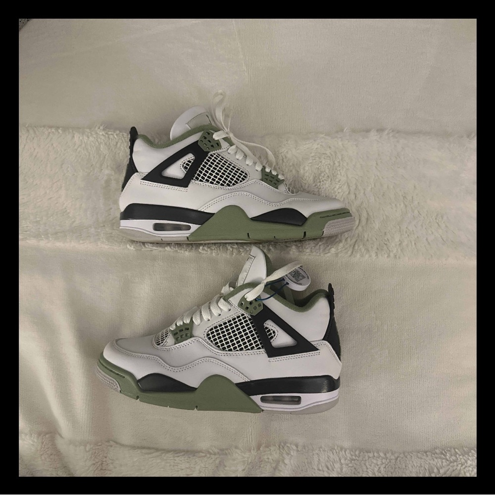 Jordan 4 seafoam sz 8.5W